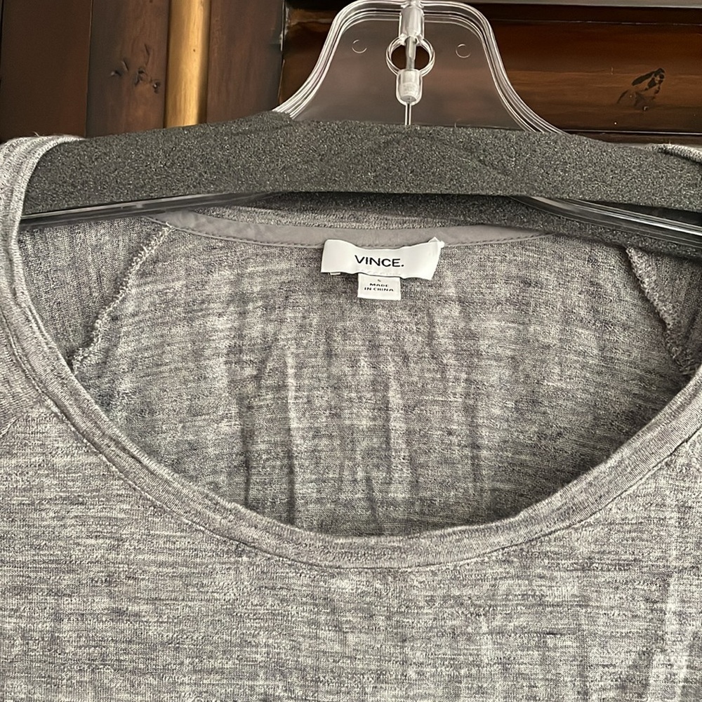 Vince Scoop Neck Top Size Small EUC - Picture 2 of 4